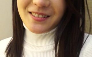 美乳妻がビシャビシャ潮吹きしまくる！