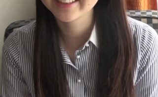 程よい肉付きの若妻さんの敏感な毛むくじゃらマ〇コ