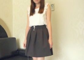 美肌.スレンダーで熟女なのを感じさせない神スタイル人妻。 長年の夫婦生活で同じ快楽に飽きを感じ始めた中での不倫SEX。他人ザーメン中出しで未踏の快楽を得て幸せそうなオンナの顔に。