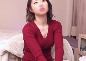 お堅い性格で無愛想にも見える会社員(26) クリイキが引き金となって理性崩壊メス化して汗ばみながらのイキ狂った生ハメ。