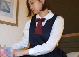 【素人/清楚/低身長/3名収録】純粋を弄ばれ白く利用されてしまう 4/13