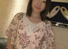 強烈な美貌.スタイルも完璧で結婚してもナンパされる美熟女(42) 下腹部を指圧しながらの膣奥突きにポルチオ快楽堕ちした不倫SEX。
