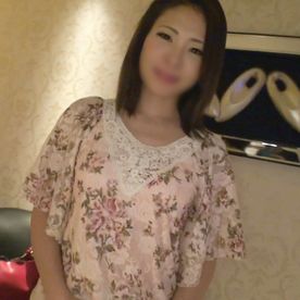 強烈な美貌.スタイルも完璧で結婚してもナンパされる美熟女(42) 下腹部を指圧しながらの膣奥突きにポルチオ快楽堕ちした不倫SEX。