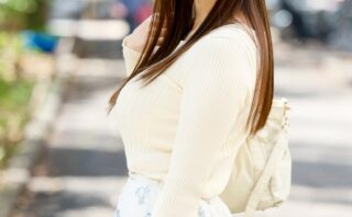 小顔美巨乳ちゃんがマッチングで即ヤリマン全開◆ 欲求溜まりすぎて大爆発◆小顔巨乳を揉みまくり、バイブで締まり最強マ○コをガンガン刺激！ ジュッポジュッポエロフェラから即イキ雑魚マ○コに生挿入、立ちバック鬼ピストンでぶっ壊れ、正常位連続中出し◆