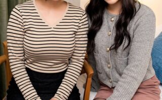 【素股】本物素人ガチナンパ！うす～～いラップ一枚で童貞ちんぽをマンズリしてたらしれっと生でズボっと膣奥まで一気に挿入されるすなおちゃんとあかりちゃん