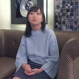 インテリ系で周りからも真面目なイメージを持たれている黒髪ｼﾞｮｼ大生。 初めての生ハメで情けない喘ぎ声を出してとろけながらイクっ♥