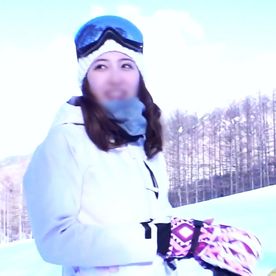 スノボーを滑りこなすカッコいい系色白清楚顔美人。 エッチの時は別人のように乙女。顔真っ赤にしながら潮吹きﾌﾟｼｬｰ‼